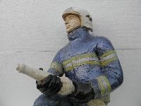 Soška hasiče jako dar k výročí sboru  III